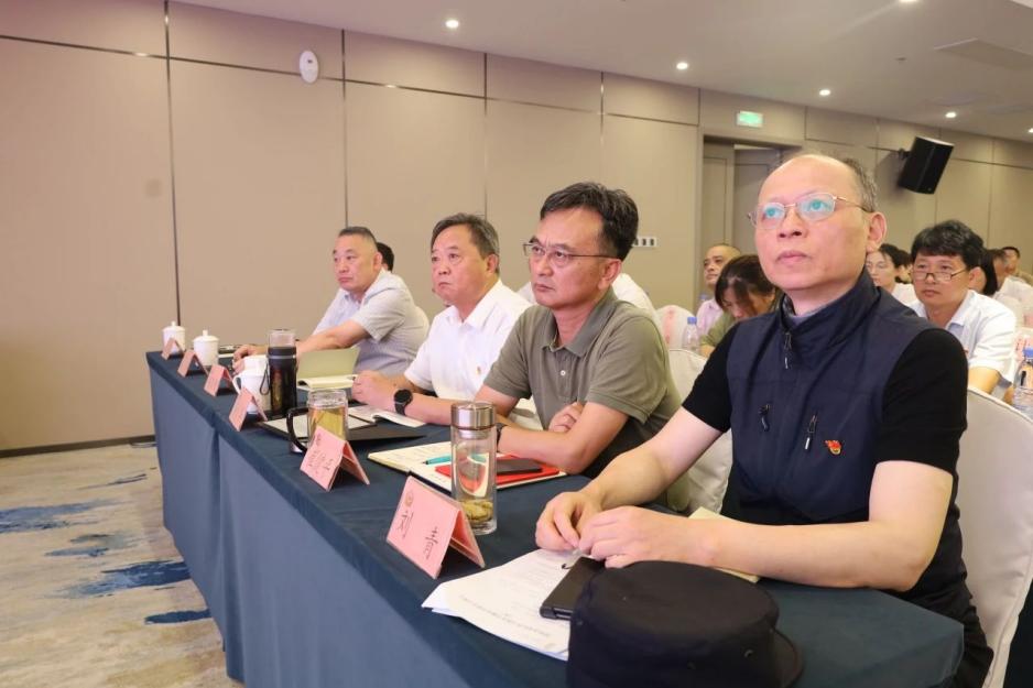 C:/Users/admin/Desktop/凝心聚力謀發(fā)展 同心奮斗譜新篇——南京市公安局國資辦黨總支、南京市保安服務有限公司黨支部聯合舉辦專題黨課/3.jpg3