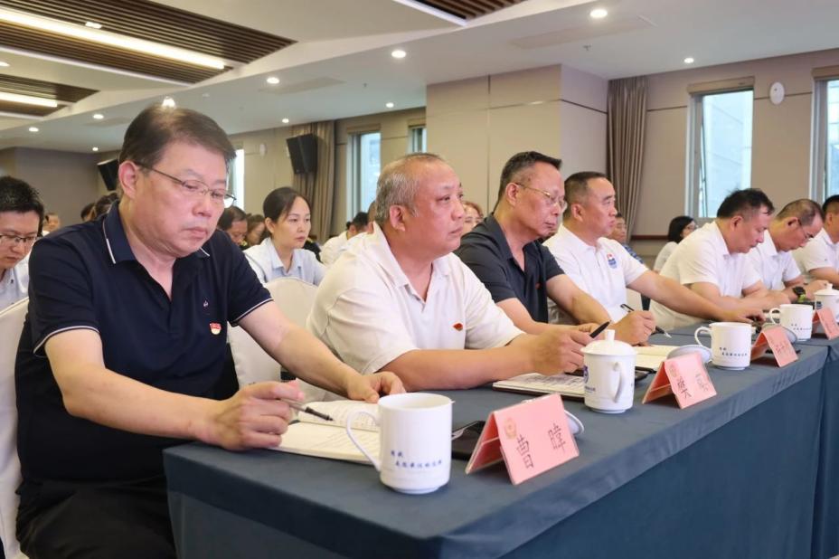 C:/Users/admin/Desktop/凝心聚力謀發(fā)展 同心奮斗譜新篇——南京市公安局國資辦黨總支、南京市保安服務有限公司黨支部聯合舉辦專題黨課/2.jpg2