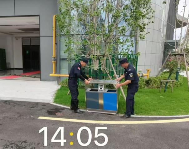 C:/Users/BA/Desktop/風(fēng)雨過后南京保安迅速行動，恢復(fù)安“寧”面貌/4.jpg4