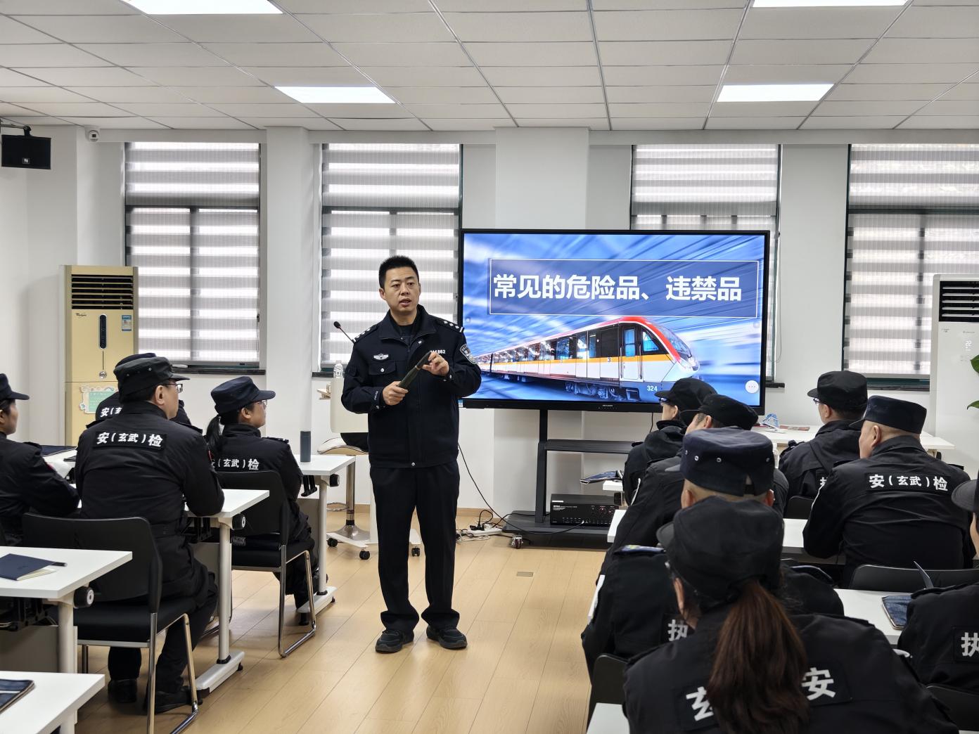 E:/25.12.10后 上傳網(wǎng)站留存/以專業(yè)守護安全 用實戰(zhàn)淬煉本領(lǐng)/照片/4cc3490dfea041d8d6c96d17b497cc5f.jpg4cc3490dfea041d8d6c96d17b497cc5f