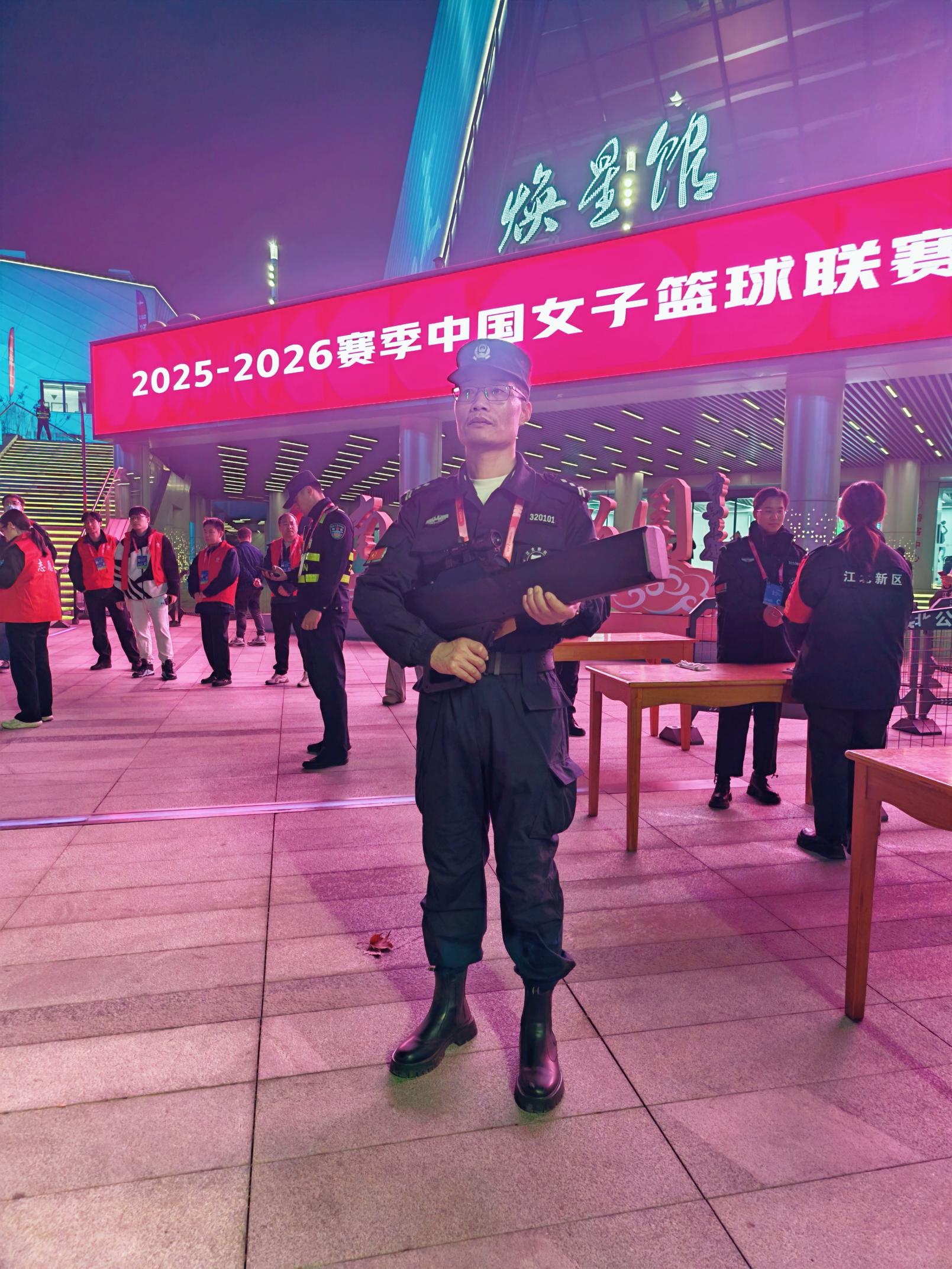 E:/25.12.10后 上傳網(wǎng)站留存/“保安衛(wèi)士”護(hù)航，熱血燃賽場(chǎng)！——南京市保安服務(wù)有限公司大廠分公司保障WCBA女籃聯(lián)賽激情開(kāi)燃/照片/微信圖片_20251211080736_275_1.jpg微信圖片_20251211080736_275_1