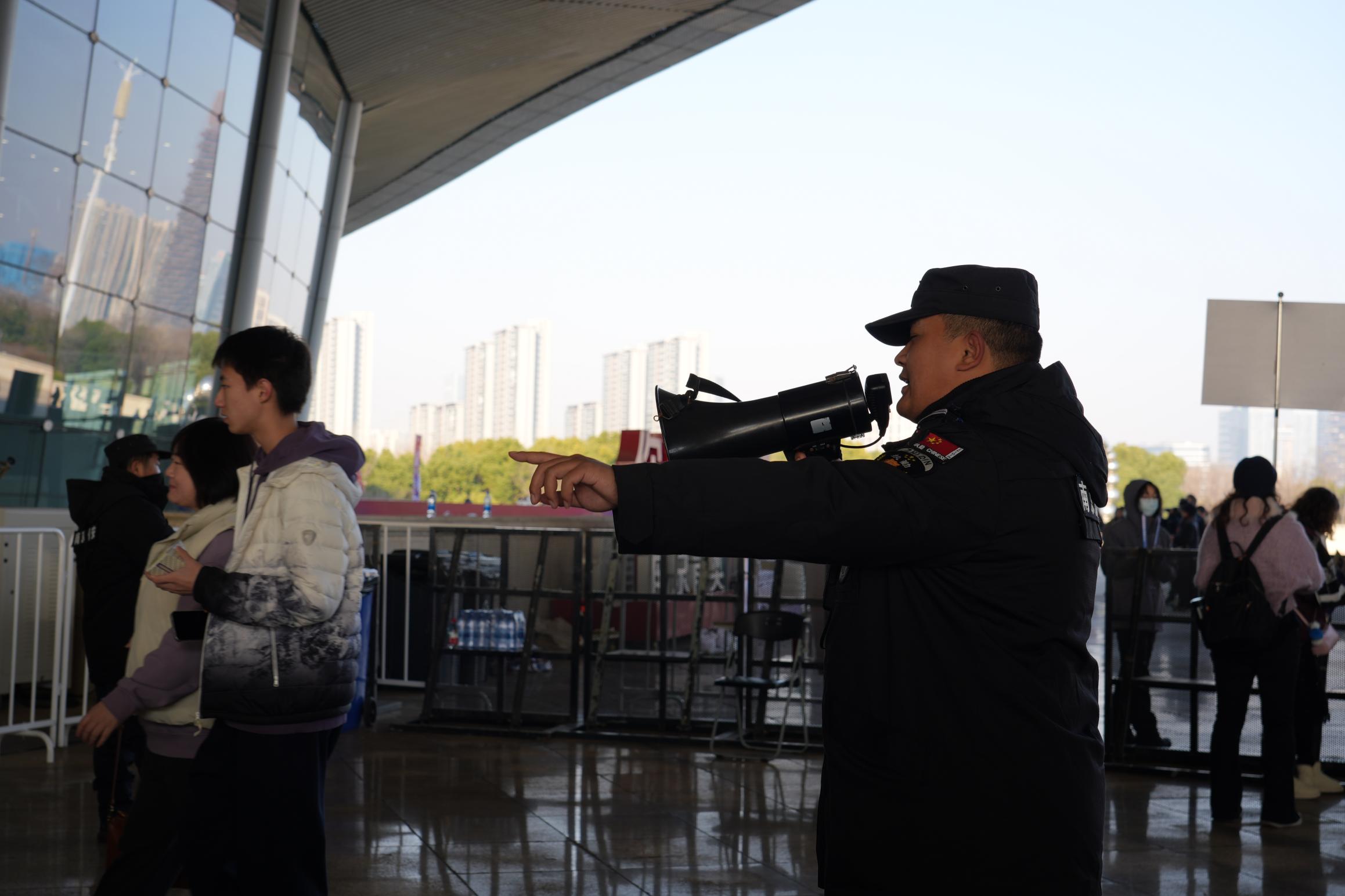 E:/25.12.10后 上傳網站留存/“安保鐵軍、硬核保障”2025系列報道四十一——乒超巔峰對決耀金陵 南京市保硬核護航筑平安/DSC06342.JPGDSC06342